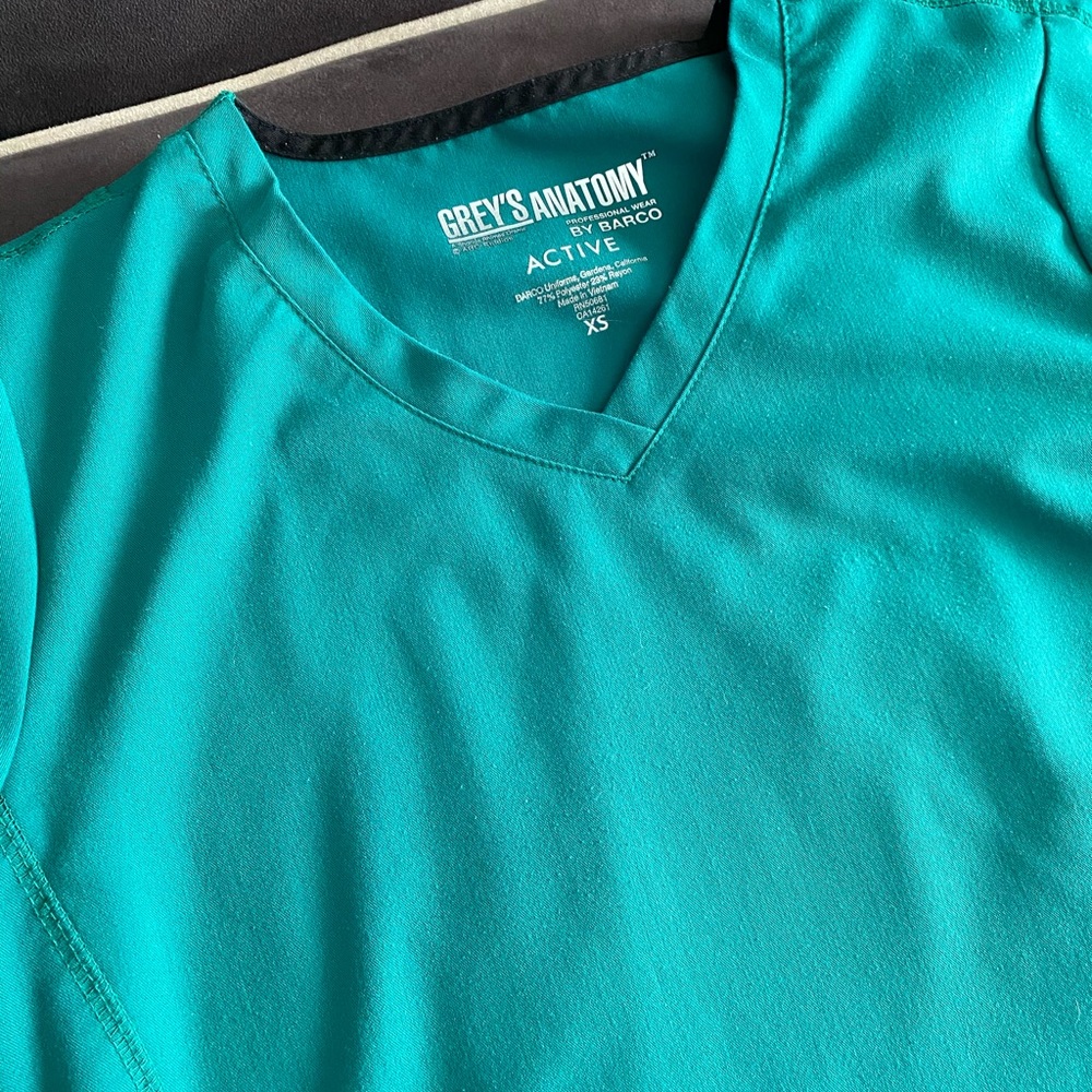 Greys Anatomy Women’s Scrub Top / Gently Used ✨